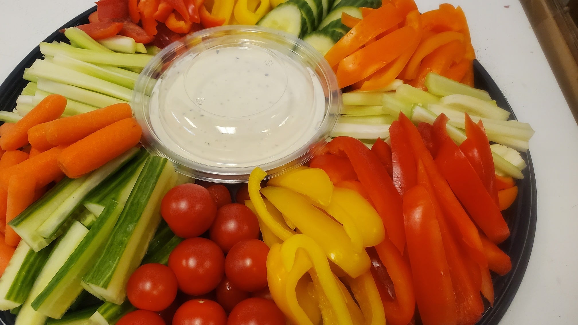 Veggie & Dip Platter / Assiette de Légumes et Trempette