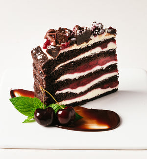 Black Forest Cake with Mascarpone Cream / Gâteau forêt noire avec crème de Mascarpone
