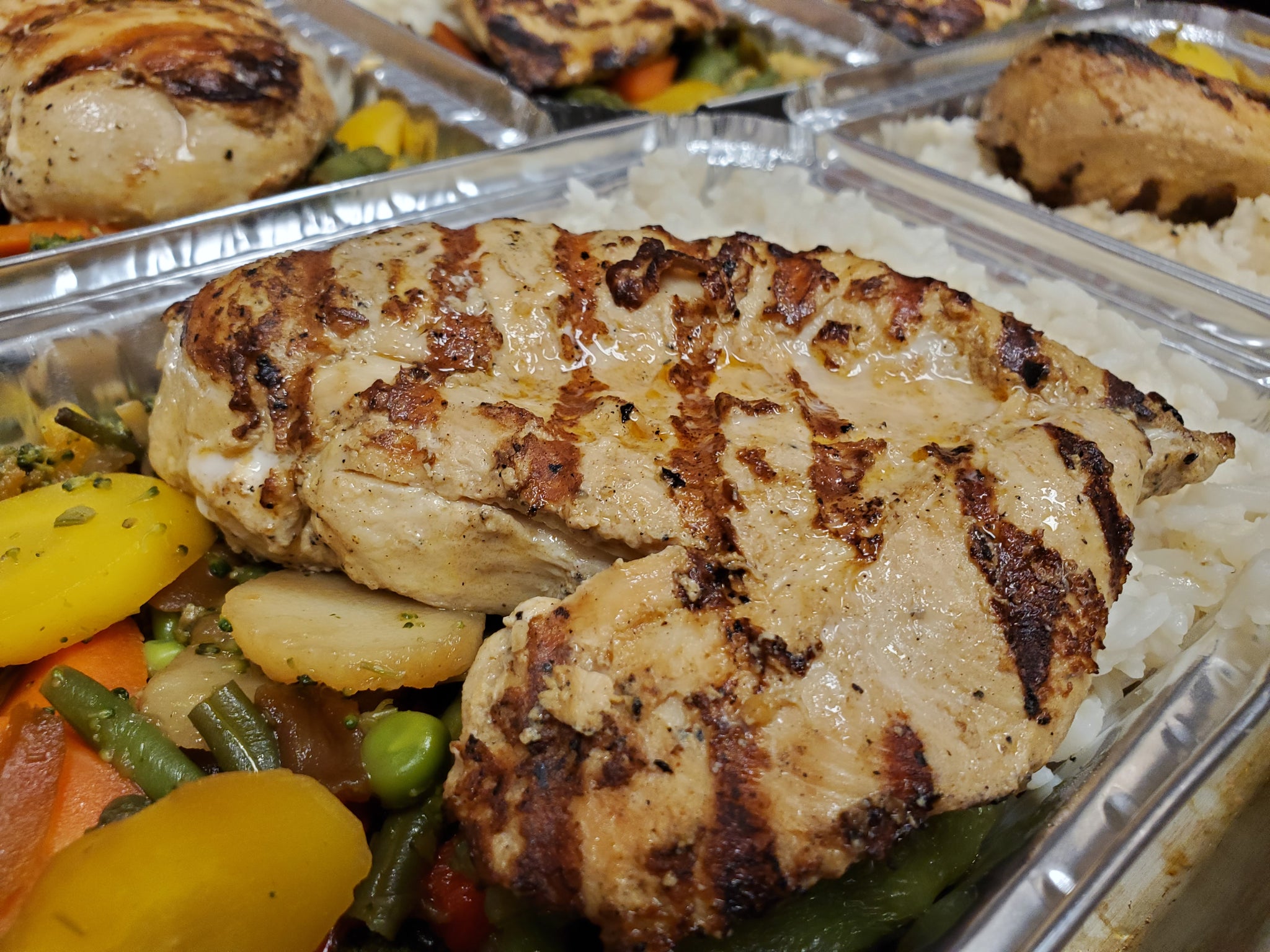 Grilled Chicken Breast & Stir-Fry Veggies I Poitrine de poulet grillée et légumes sautés