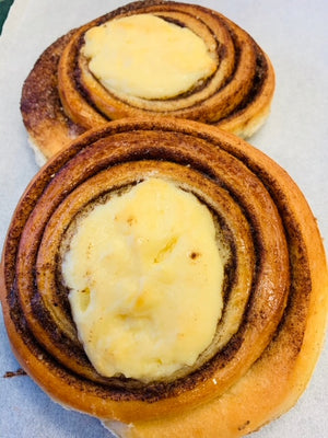 Cinnamon and Cheese Danish I Danois à la cannelle et au fromage